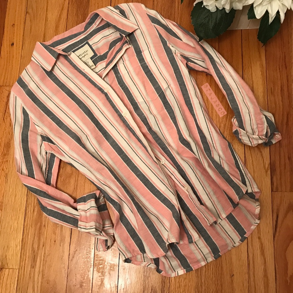 🌊🏝FOREVER 21: SoCAL Preppy Pastel Button Top